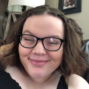 Meet your Posher, Ella